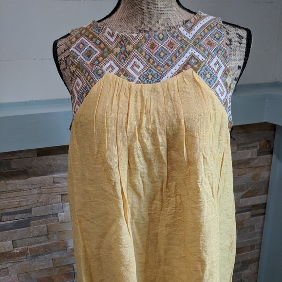 Beauty Is Here Tank - Picture 5 of 6